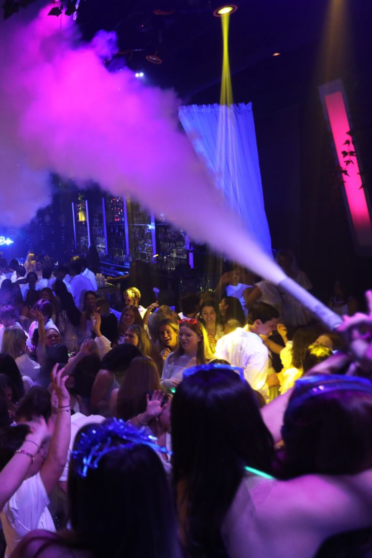 LED CO2 Gun colour-changing fog burst for Baraat procession