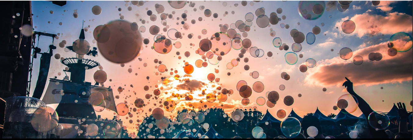 Topcat Bubble Big fog-filled bubbles effect at event